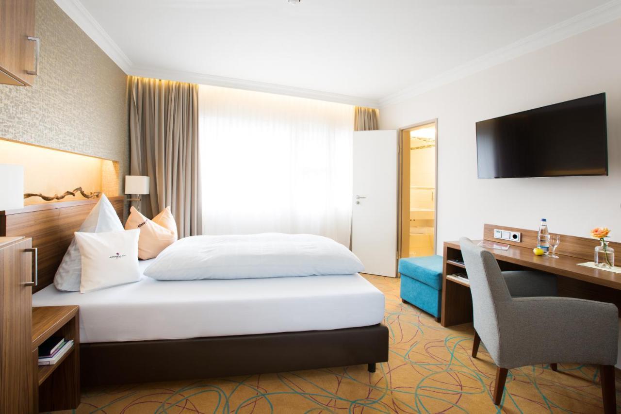 ויינגרטן Akzent Hotel Restaurant Altdorfer Hof מראה חיצוני תמונה