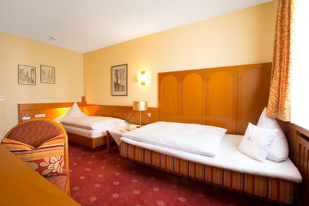 ויינגרטן Akzent Hotel Restaurant Altdorfer Hof מראה חיצוני תמונה