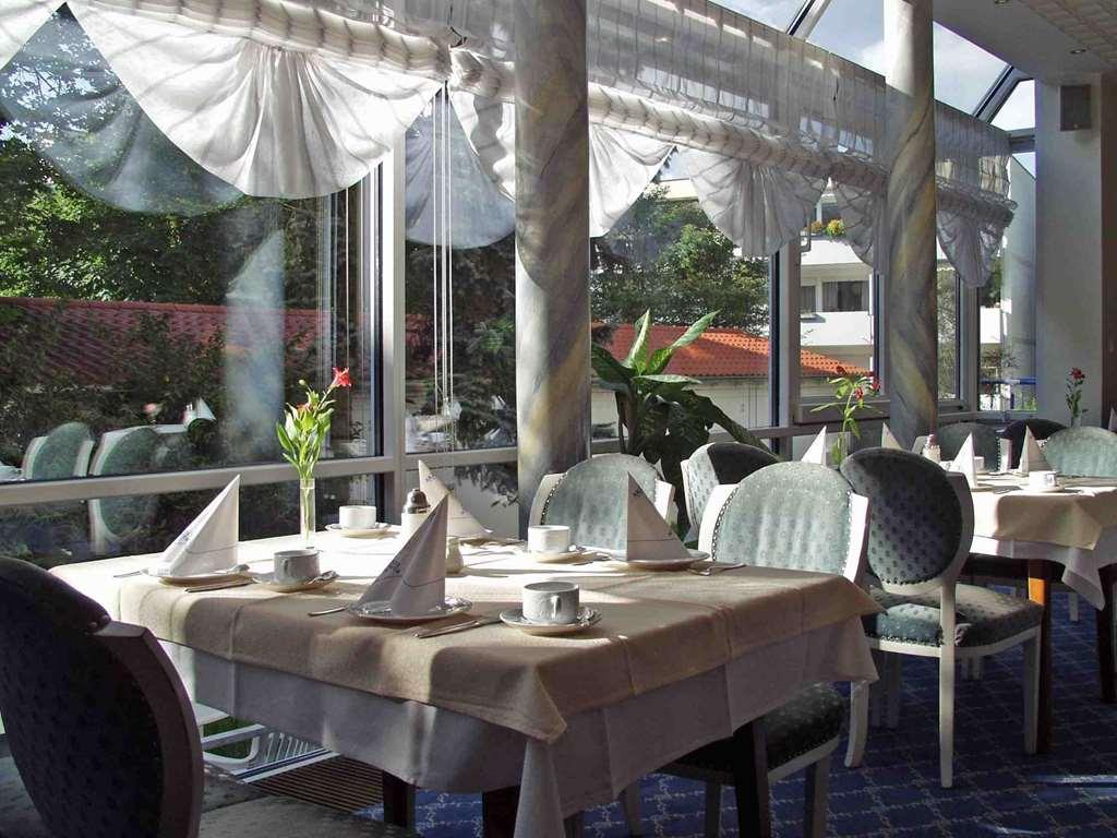 ויינגרטן Akzent Hotel Restaurant Altdorfer Hof מסעדה תמונה