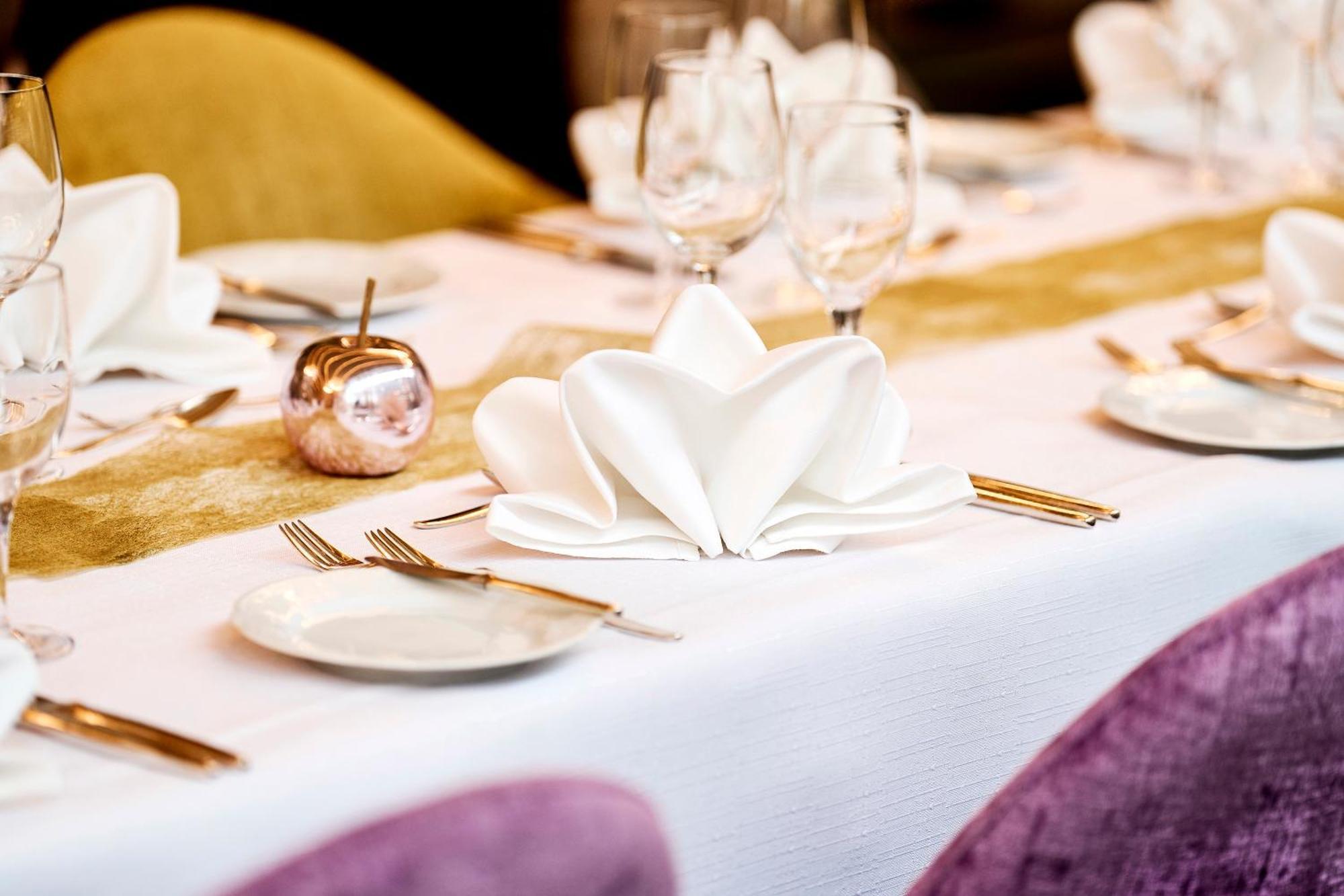ויינגרטן Akzent Hotel Restaurant Altdorfer Hof מראה חיצוני תמונה