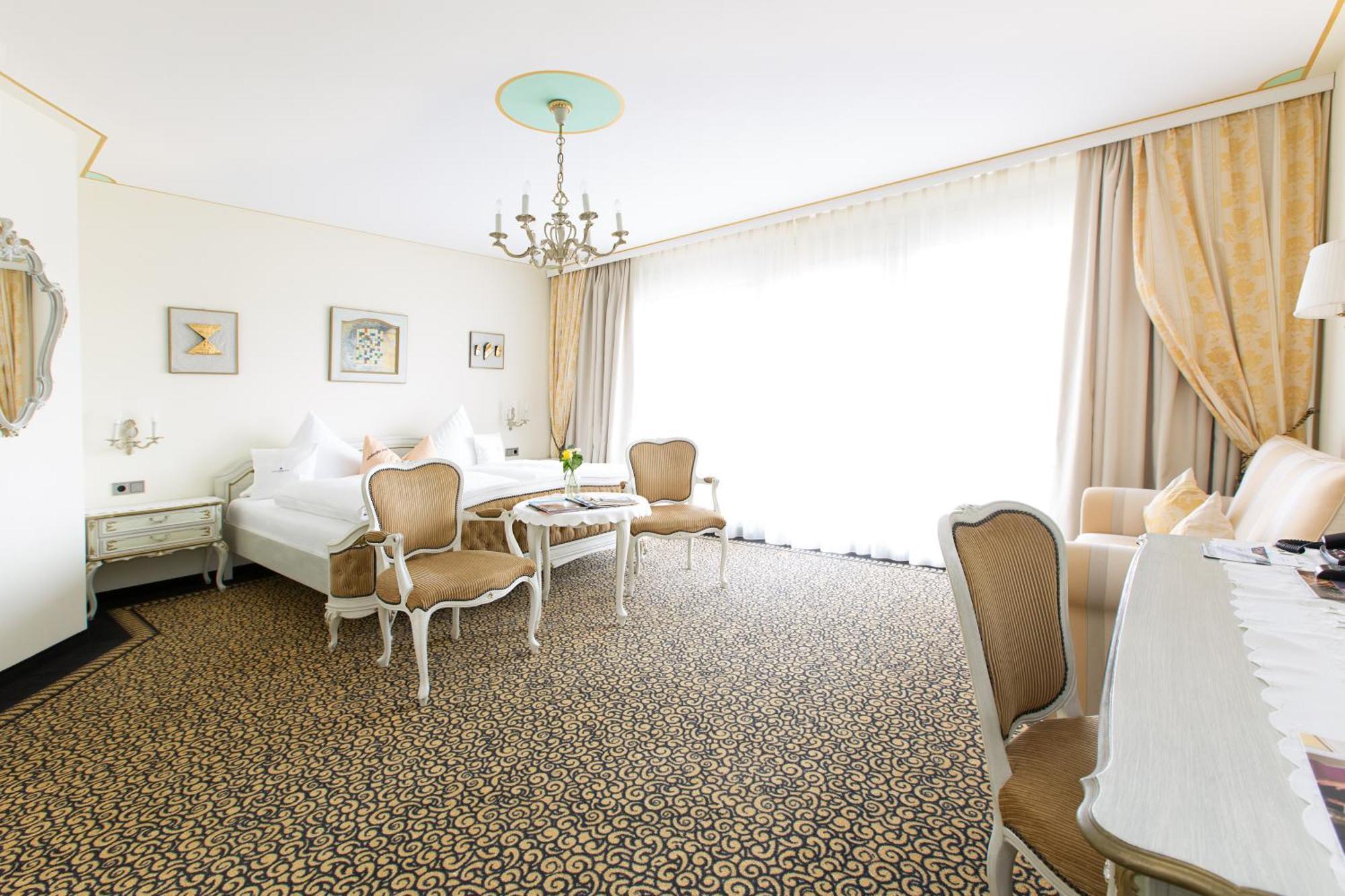 ויינגרטן Akzent Hotel Restaurant Altdorfer Hof מראה חיצוני תמונה