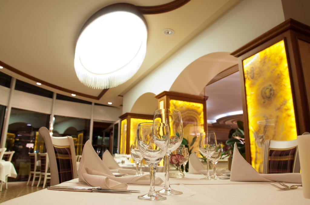 ויינגרטן Akzent Hotel Restaurant Altdorfer Hof מראה חיצוני תמונה