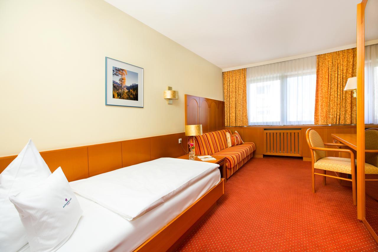 ויינגרטן Akzent Hotel Restaurant Altdorfer Hof מראה חיצוני תמונה
