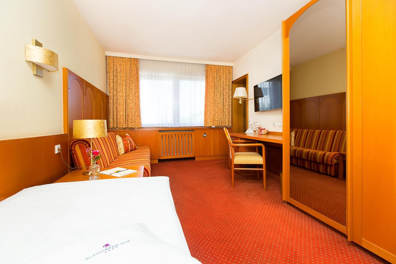 ויינגרטן Akzent Hotel Restaurant Altdorfer Hof מראה חיצוני תמונה